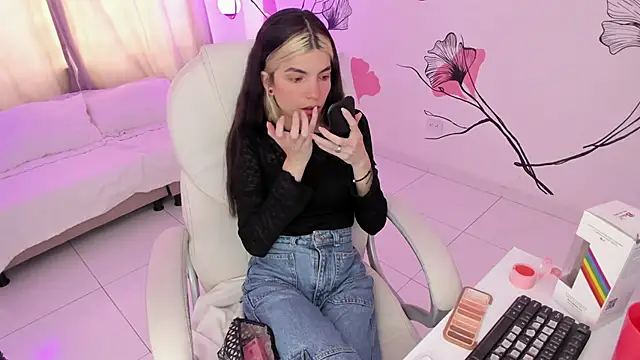 Isabela Fiorelli online show from September 27, 2025, 5:18 pm