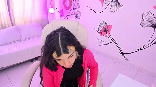 Isabela Fiorelli online show from November 30, 2025, 1:37 pm