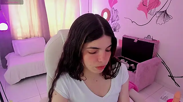 Isabela Fiorelli online show from May 11, 2026, 2:45 pm