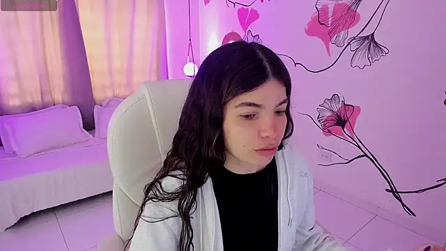 Isabela Fiorelli online show from May 14, 2026, 1:29 pm