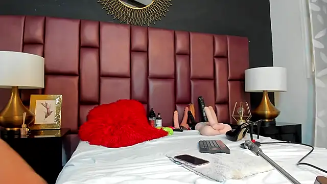 AgathaBladee online show from February 25, 2025, 8:09 pm