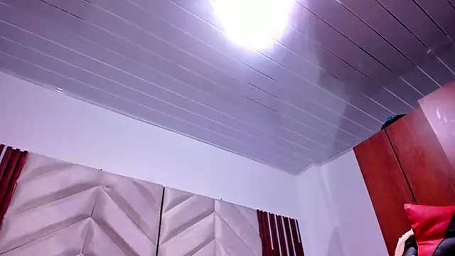 aprilvagner03 online show from September 21, 2025, 4:03 am