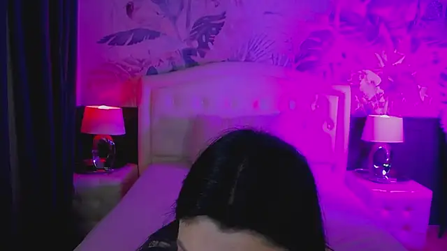 MaeveMoon online show from May 7, 2026, 9:42 pm