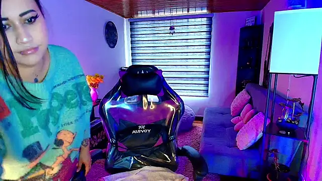 cherryy bombshelll online show from April 9, 2026, 2:44 pm
