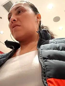 dulce valeriaa online show from February 11, 2025, 12:28 am