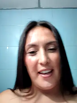 dulce valeriaa online show from February 17, 2025, 11:53 pm