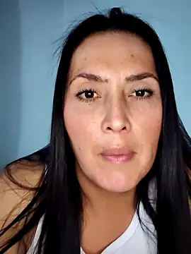 dulce valeriaa online show from February 22, 2025, 12:05 am