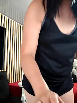 dulce valeriaa online show from February 23, 2025, 8:11 pm