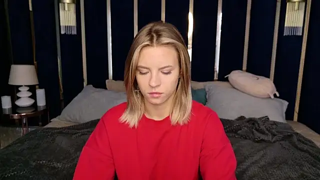 Kiara Rolls online show from September 26, 2025, 8:35 pm
