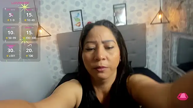 Snapshot of Michelle__taylor chatting on February 9, 2025, 10:54 pm Michelle  taylor online show from February 9, 2025, 10:54 pm