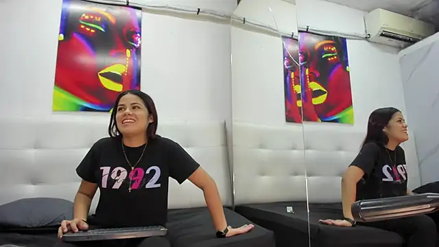 EsperanzaAndJey online show from March 4, 2025, 7:54 pm