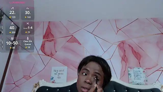 LindaBird online show from February 2, 2026, 9:24 pm