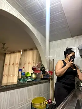 Snapshot of Carola-Ross chatting on September 25, 2025, 5:38 pm Carola-Ross online show from September 25, 2025, 5:38 pm