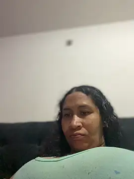 Snapshot of Carola-Ross chatting on June 3, 2026, 1:03 pm Carola-Ross online show from June 3, 2026, 1:03 pm