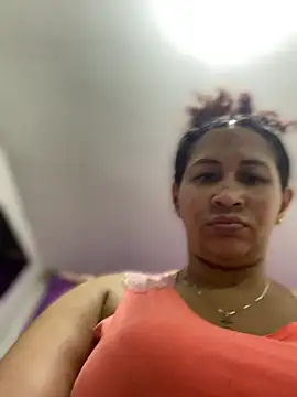 Snapshot of Carola-Ross chatting on June 5, 2026, 5:29 pm Carola-Ross online show from June 5, 2026, 5:29 pm