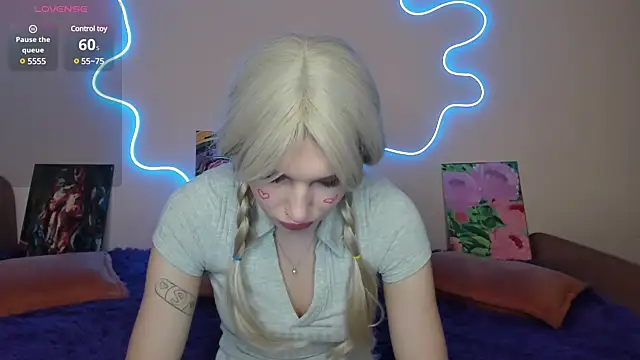 Snapshot of EvelinaLuu chatting on February 28, 2025, 1:05 am EvelinaLuu online show from February 28, 2025, 1:05 am