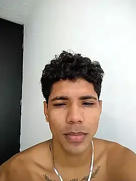 BrawnLove02 online show from February 25, 2025, 3:38 pm