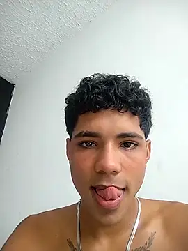BrawnLove02 online show from March 9, 2025, 4:33 pm
