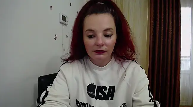 caty33 online show from February 17, 2025, 1:10 pm