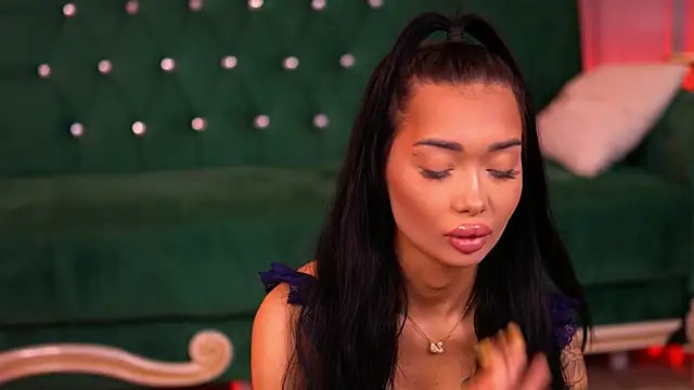 SashaFerrera online show from March 5, 2025, 7:17 pm