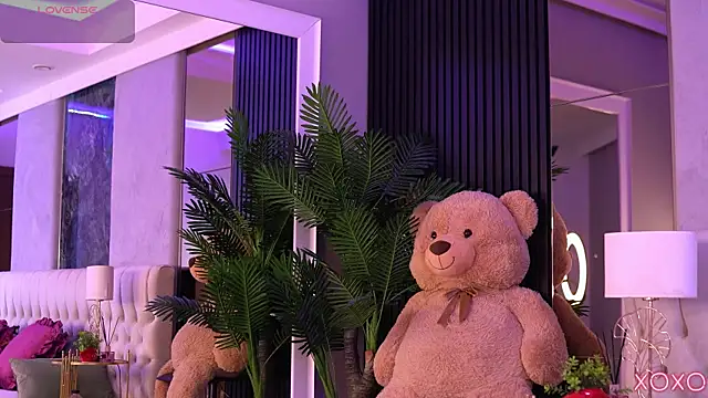 SashaFerrera online show from October 23, 2025, 6:39 pm