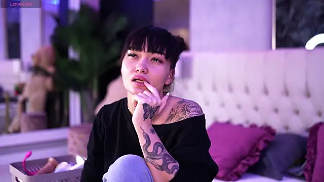 SashaFerrera online show from October 28, 2025, 7:38 pm