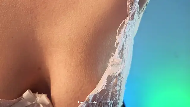 Carolblonde online show from May 5, 2026, 3:47 am