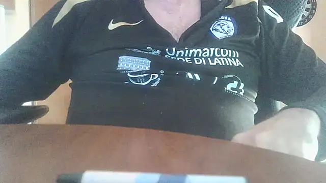 Snapshot of lanata chatting on April 25, 2026, 4:04 pm lanata online show from April 25, 2026, 4:04 pm