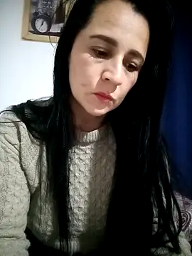 Snapshot of Alanna_11 chatting on October 16, 2025, 4:13 am Alanna 11 online show from October 16, 2025, 4:13 am