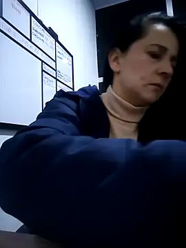 Snapshot of Alanna_11 chatting on October 21, 2025, 6:36 am Alanna 11 online show from October 21, 2025, 6:36 am