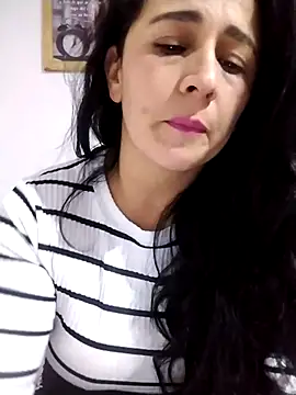 Snapshot of Alanna_11 chatting on October 23, 2025, 4:23 am Alanna 11 online show from October 23, 2025, 4:23 am