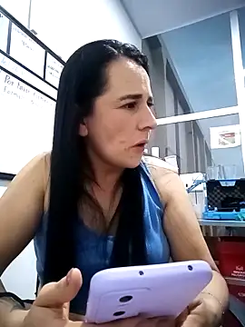 Snapshot of Alanna_11 chatting on October 26, 2025, 10:47 pm Alanna 11 online show from October 26, 2025, 10:47 pm