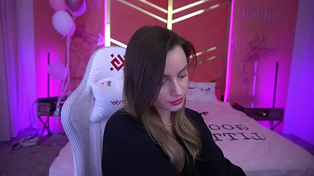 Snapshot of LindsieGreyy chatting on March 9, 2025, 11:03 am LindsieGreyy online show from March 9, 2025, 11:03 am