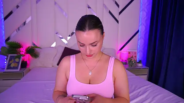 Snapshot of LindsieGreyy chatting on October 5, 2025, 7:07 am LindsieGreyy online show from October 5, 2025, 7:07 am