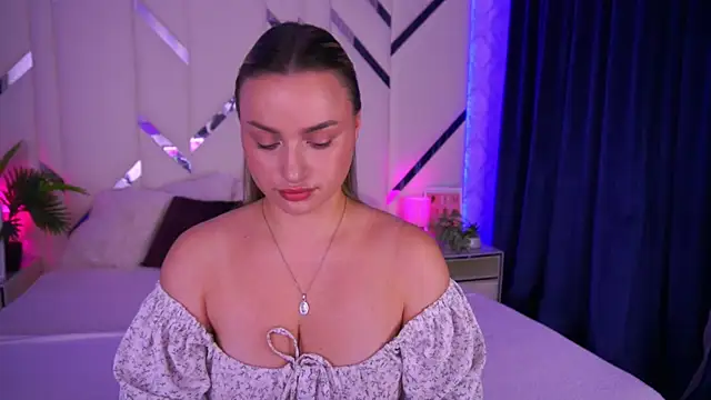 Snapshot of LindsieGreyy chatting on October 9, 2025, 7:06 am LindsieGreyy online show from October 9, 2025, 7:06 am