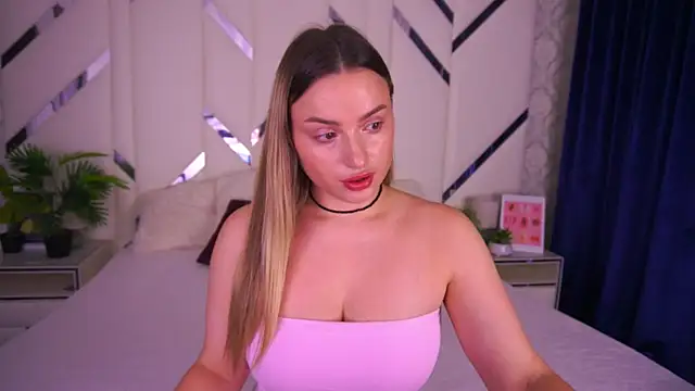 Snapshot of LindsieGreyy chatting on November 8, 2025, 8:03 am LindsieGreyy online show from November 8, 2025, 8:03 am