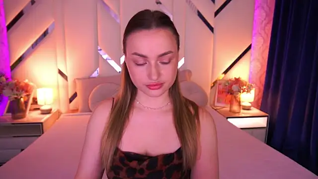 Snapshot of LindsieGreyy chatting on April 5, 2026, 6:43 am LindsieGreyy online show from April 5, 2026, 6:43 am