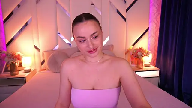 Snapshot of LindsieGreyy chatting on April 6, 2026, 6:36 am LindsieGreyy online show from April 6, 2026, 6:36 am