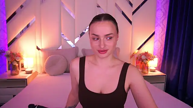 Snapshot of LindsieGreyy chatting on April 9, 2026, 6:13 am LindsieGreyy online show from April 9, 2026, 6:13 am