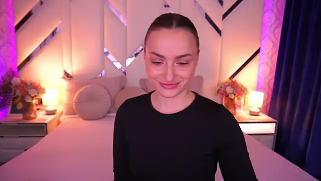 Snapshot of LindsieGreyy chatting on April 14, 2026, 6:30 am LindsieGreyy online show from April 14, 2026, 6:30 am