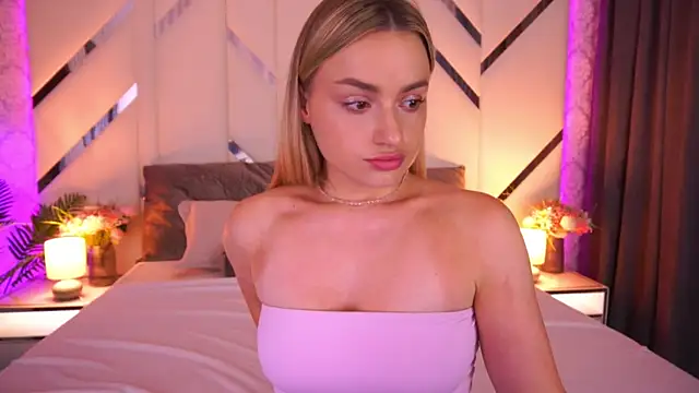 LindsieGreyy online show from June 29, 2026, 12:49 pm