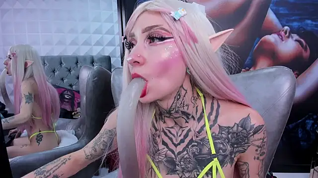 Snapshot of miss___angel chatting on September 19, 2025, 6:19 pm miss angel online show from September 19, 2025, 6:19 pm