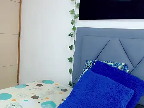 Snapshot of dominic_00 chatting on October 10, 2025, 6:18 pm dominic 00 online show from October 10, 2025, 6:18 pm