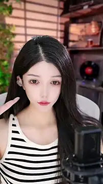 Snapshot of vv-77 chatting on September 20, 2025, 5:58 pm vv-77 online show from September 20, 2025, 5:58 pm