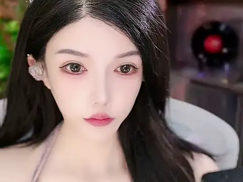 Snapshot of vv-77 chatting on September 23, 2025, 9:12 am vv-77 online show from September 23, 2025, 9:12 am