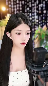 Snapshot of vv-77 chatting on November 7, 2025, 3:56 pm vv-77 online show from November 7, 2025, 3:56 pm