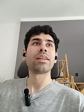 danicrux online show from March 6, 2025, 5:22 pm