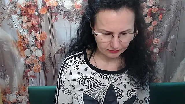 Miroslava Happi online show from May 1, 2026, 5:34 am