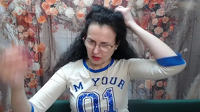 Miroslava Happi online show from May 9, 2026, 5:56 am