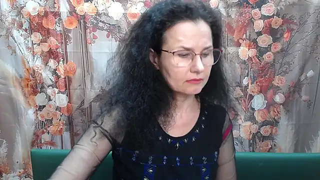 Miroslava Happi online show from May 11, 2026, 4:04 pm